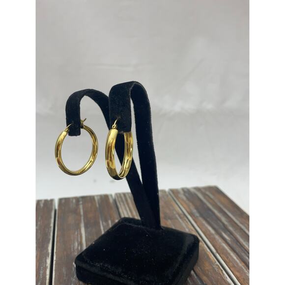 Women's Gold Tone Earrings Quality Beautiful - Picture 3 of 6